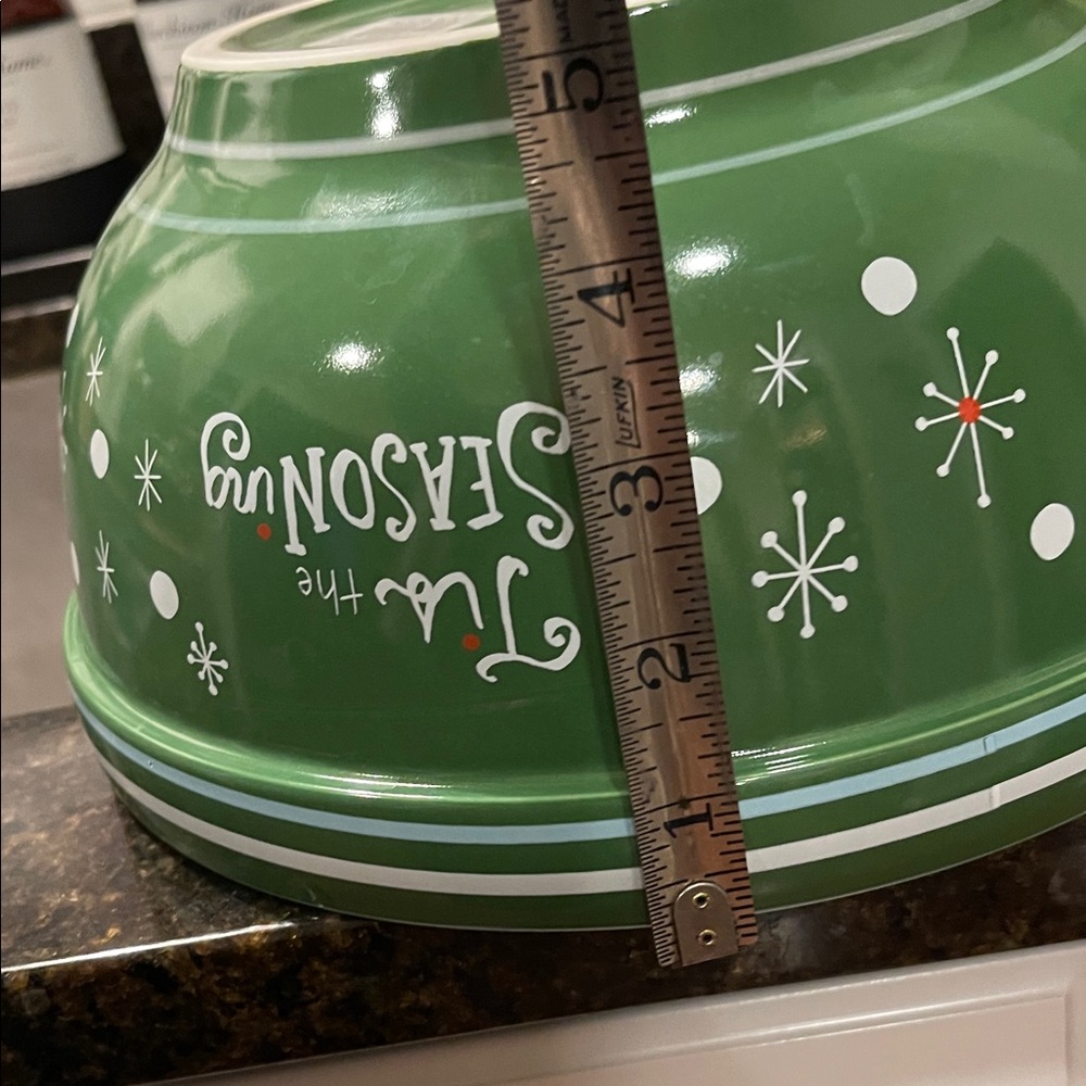 Creative Co-op Little Studio Holiday Serving/Mixing Bowl - Picture 5 of 10